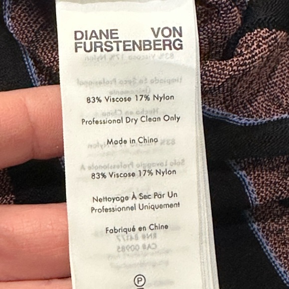 NWT DVF Woman Kalina Pleated Snake-print
Chiffon Midi Skirt Sky Blue -size M - Picture 6 of 8